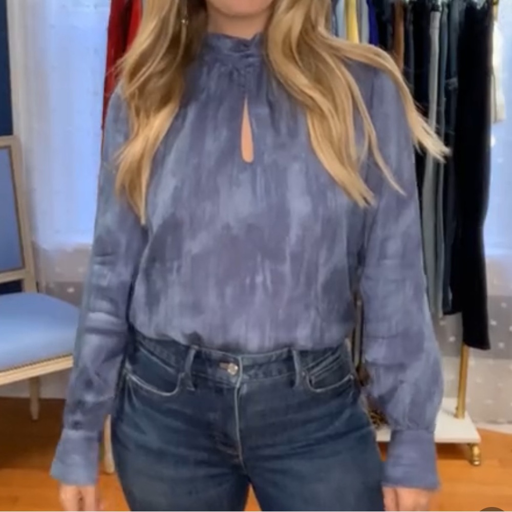 Keyhole blouse - Picture 2 of 8